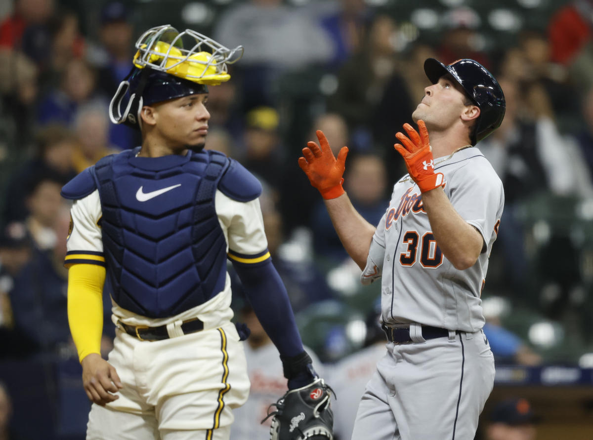 Javier Baez removed from game as Brewers hit yet another Detroit