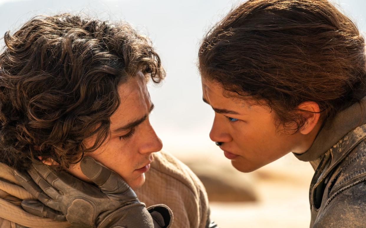 Timothée Chalamet und Zendaya gehören zum Hauptcast der "Dune"-Fortsetzung. Der Film startet 2024 in den deutschen Kinos. (Bild: Warner Bros. Entertainment)