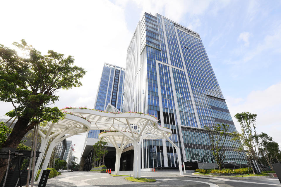 國揚集團旗下的漢來飯店集團，在南港台肥C2大樓中打造服務高端商務客的「台北漢來大飯店」。
