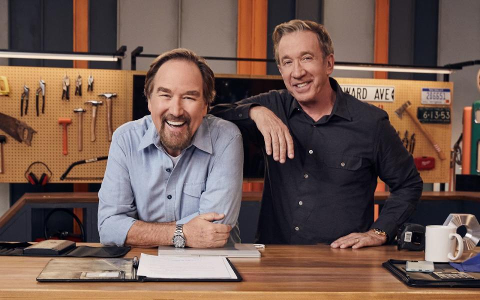 Tim Allen (rechts) und Richard Karn kehren mit einer neuen Heimwerkershow zurück. (Bild: HISTORY / JASON ELIAS 2020)