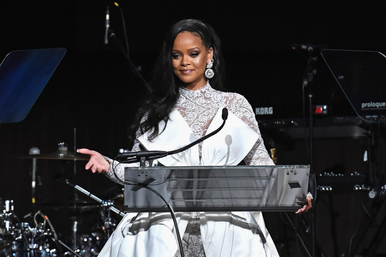 Popstar Rihanna hat sich per Tweet direkt an die deutsche Kanzlerin gewandt. (Bild: Getty Images)