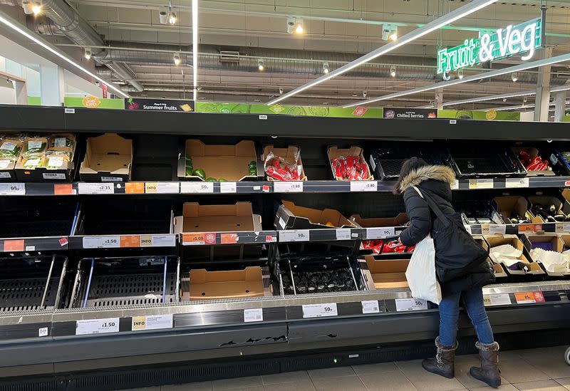 Seasonal shortage of some fruit and vegetables in Britain