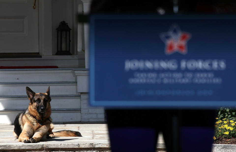 Michelle Obama And Jill Biden Assemble Gifts For Mothers Of Deployed Troops