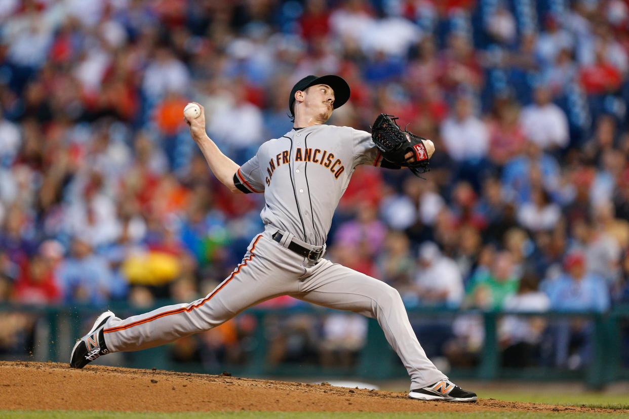 PHILADELPHIA, PA - JUNE 05: Tim Lincecum #55 of the San Francisco Giants throws a pitch during the game against the Philadelphia Phillies at Citizens Bank Park on June 5, 2015 in Philadelphia, Pennsylvania. (Photo by Brian Garfinkel/Getty Images) 