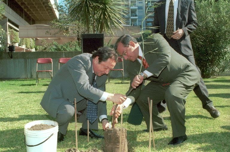 Manuel Rocha, en un evento el 24 de abril de 2000