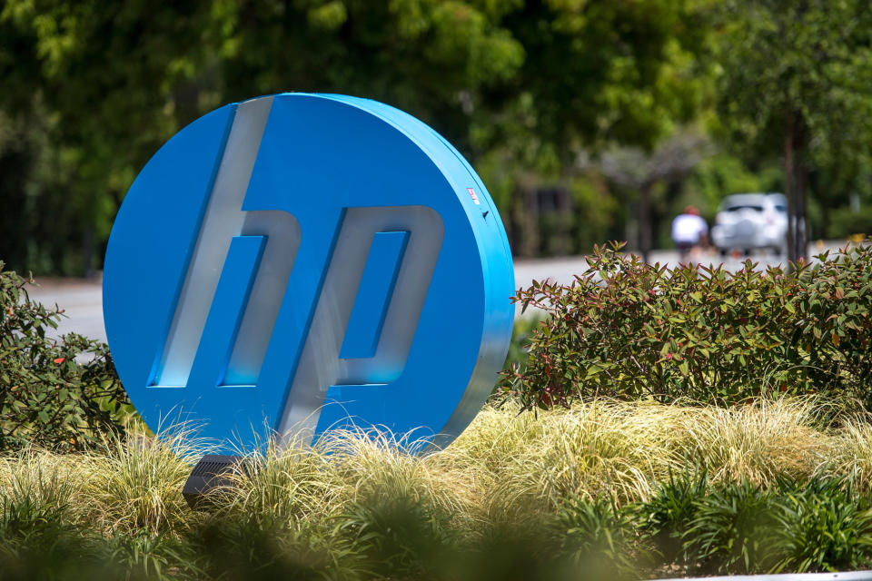 HP Gives In-Line Profit Forecast on Low Hardware Margins