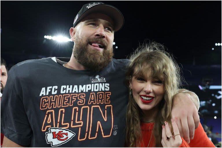 Taylor Swift se mostró a los besos y abrazos con su novio Travis Kelce