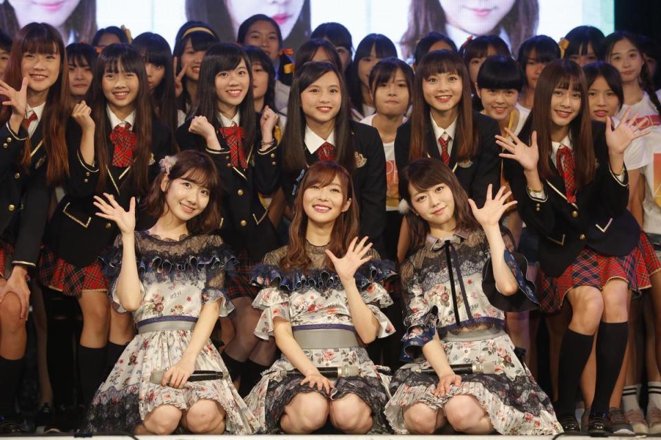 已經在台灣培訓兩年的6位AKB48台灣研究生，確定加入TPE48徵選，與其他參與TPE48徵選的參賽者，開心與指原莉乃（中）、柏木由紀（左）、峯岸南三位師姐合照。