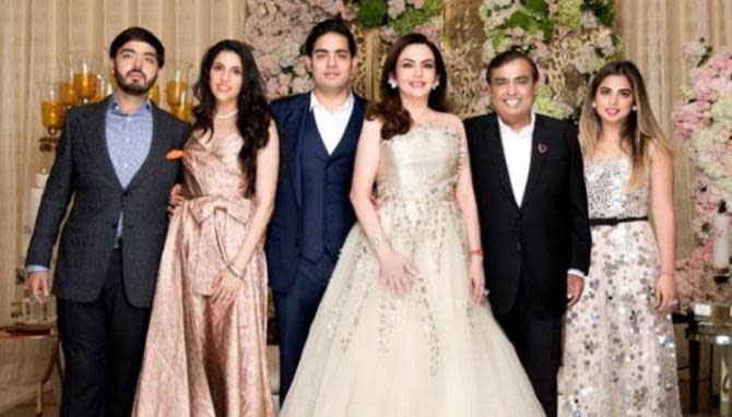 Nita Ambani And Isha Ambani Welcomed Shloka Mehta Into The Ambani