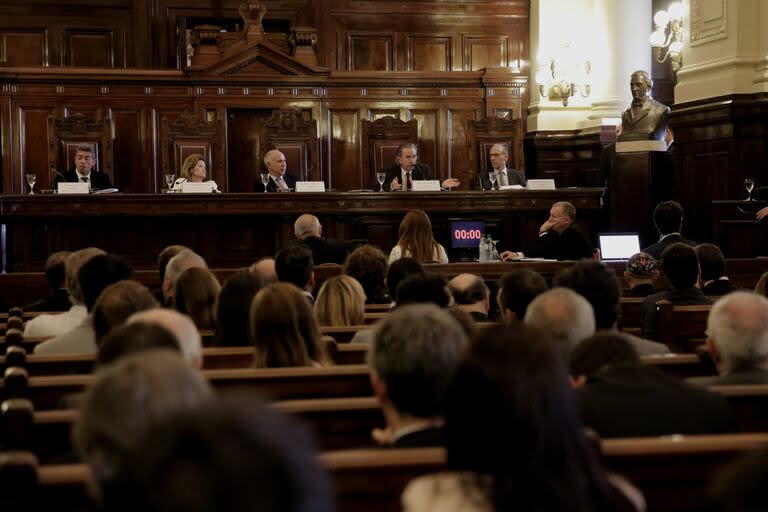 Recientemente, los jueces supremos habían solicitado informes de la evolución de los expedientes al juzgado de Lijo y al de Rodríguez;  fueron presentados por los magistrados, en conjunto con un informe de la Acumar, que ahora el cuerpo colegiado se encuentra estudiando