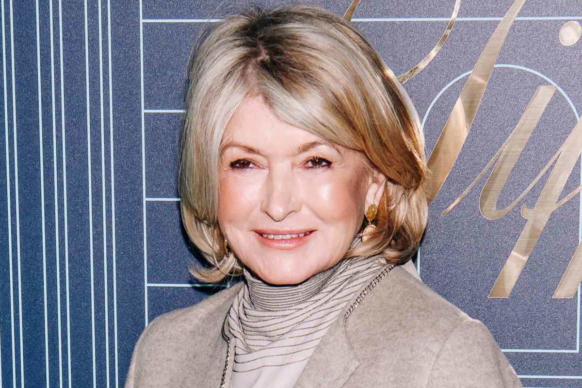 Martha Stewart Shuts Down Botox, Plastic Surgery Rumors Around Her 'Sports  Illustrated Swimsuit' Cover