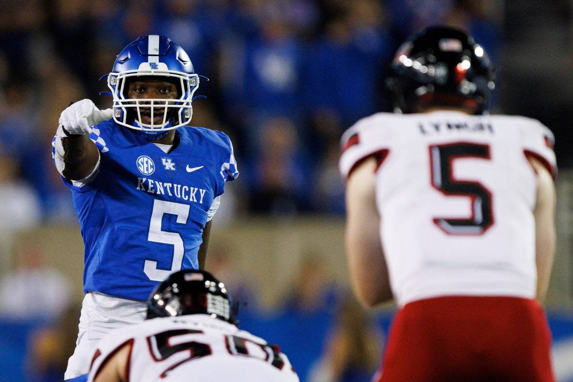 Kentucky super-senior linebacker DeAndre Square (5) is considered unlikely to play Saturday after suffering an injury in last week’s 44-6 pasting by Tennessee.