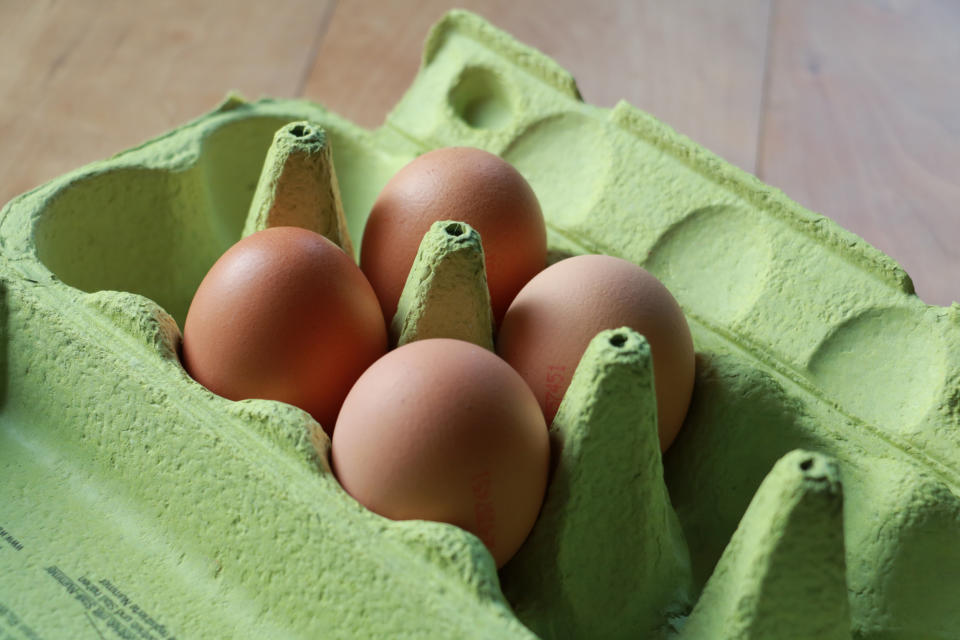 Eierkartons sollten aus gesundheitlichen Gründen nicht wiederverwendet werden. (Bild: Getty Images)