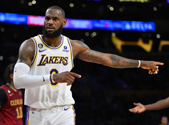 LeBron James frustrated as Los Angeles Clippers hand Lakers third straight  loss, NBA News