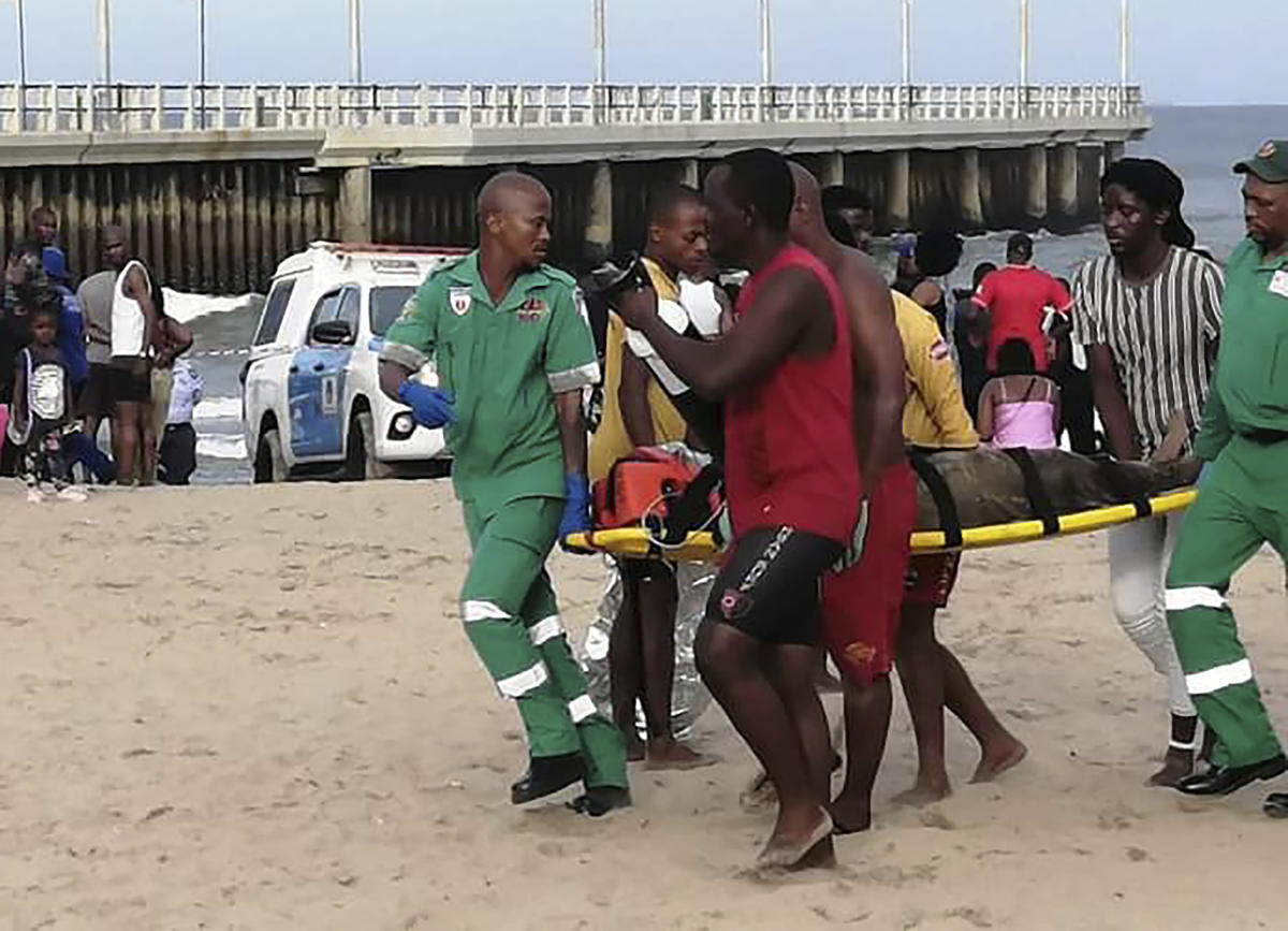 #Massive wave hits Durban beach in South Africa; 3 dead