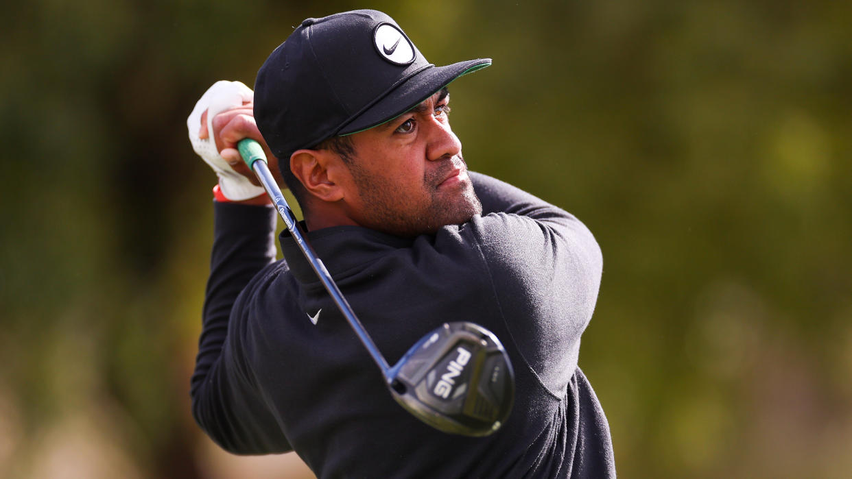  Tony Finau takes a shot during the fourth round of the 2023 WM Phoenix Open 