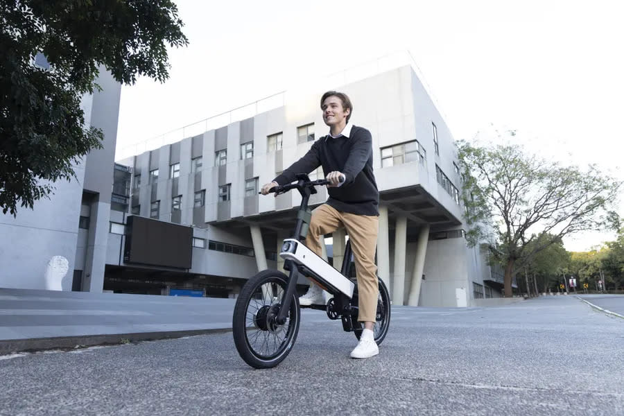 電動輔助自行車ebii將首度開放試乘，ebii 採用AI技術，能根據騎乘條件、踩踏力量、使用者偏好的 圖/倚天酷碁