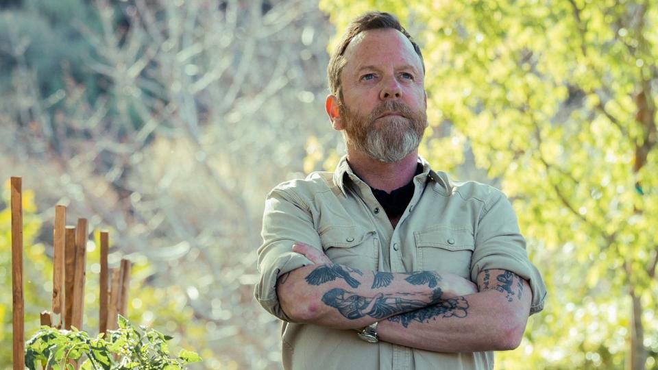 Kiefer Sutherland in The Contractor