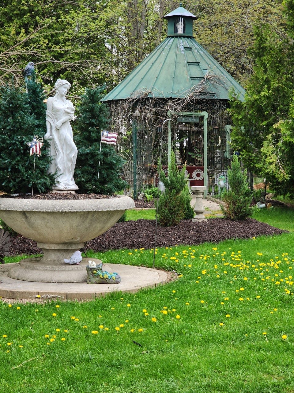 The Random Lake Garden Tour will have food, drinks and entertainment in the Town of Fredonia. The four featured gardens on July 8 are also in Random Lake and Adell.