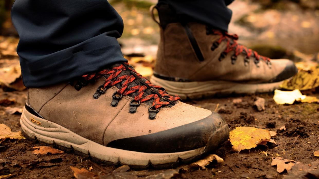  Danner Arctic 600 Side-Zip on the trails 