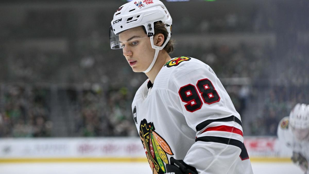 Connor Bedard von den Blackhawks bricht sich den Kiefer und unterbricht damit den herausragenden Karrierestart des Nummer-1-Picks