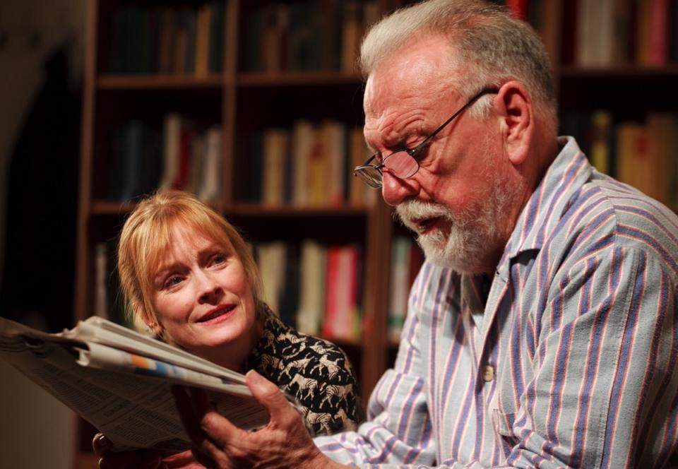 Claire Skinner and Kenneth Cranham in The Father (Simon Annand / Kiln Theatre)