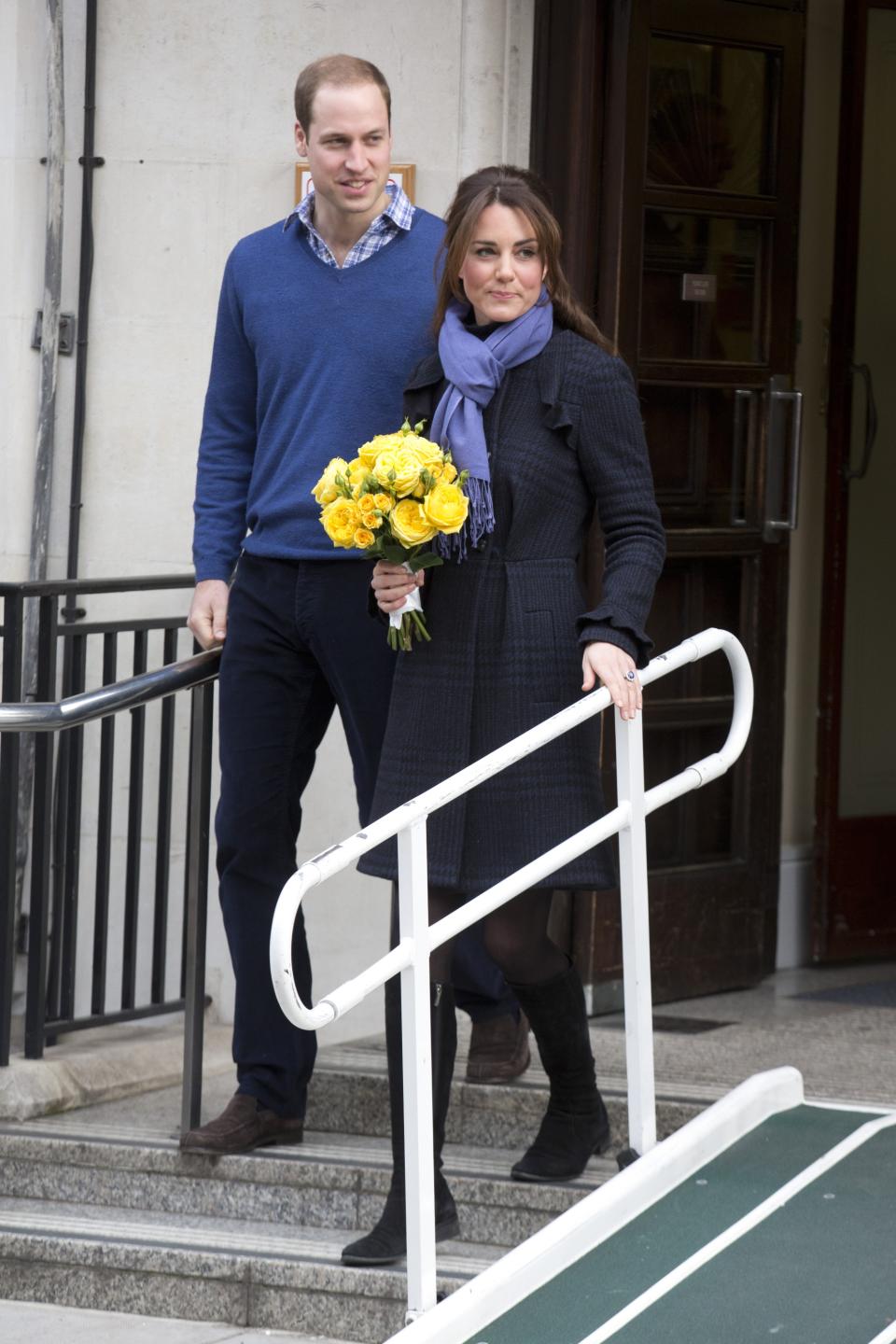 LONDON, ENGLAND - DECEMBER 06: Catherine, Duchess of Cambridge and Prince William, Duke of Cambridge leave the King Edward VII hospital where she has been treated for hyperemesis gravidarum, extreme morning sickness at King Edward VII Hospital on December 6, 2012 in London, England. (Photo by Julian Parker/UK Press via Getty Images)