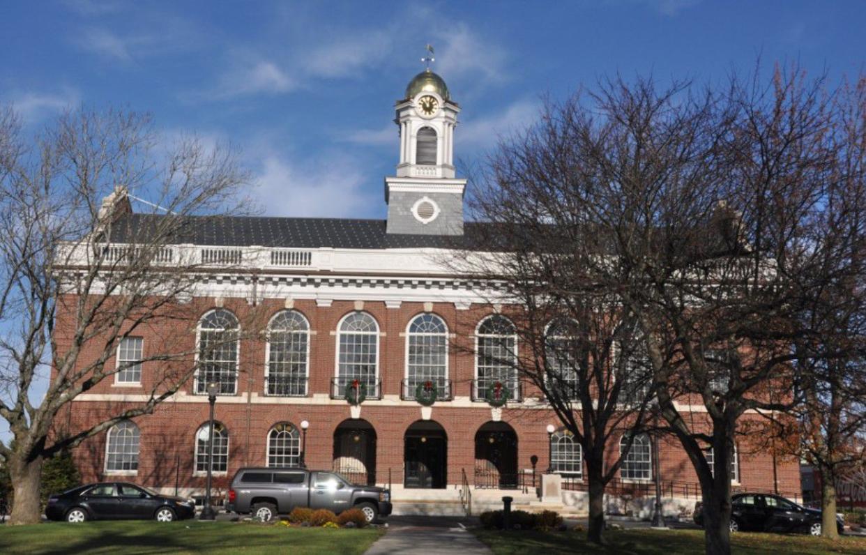 <p>Like many of the Massachusetts cities on this list, Needham is a well-off bedroom community of Boston, with a median household income of about $165,000.</p><ul><li>Population: 31,388</li><li>Total Crime Rate (per 1,000 residents): 4.7</li><li>Chance of Being a Victim: 1 in 212</li><li>Major City Nearby: Boston</li></ul><span class="copyright"> Magicpiano / Wiki Commons </span>