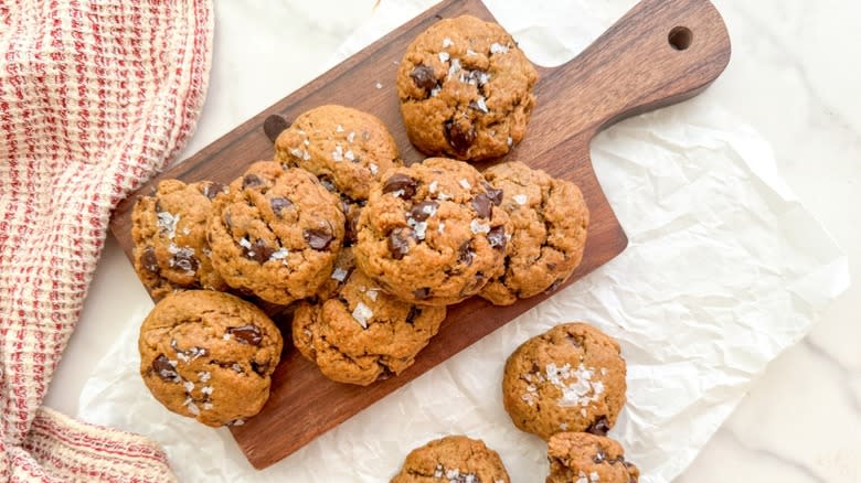 vegan chocolate chip cookies