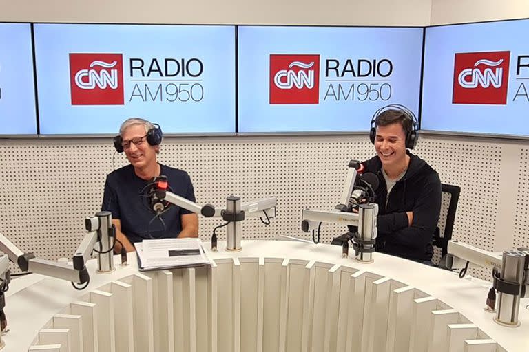 Marcelo Longobardi junto al periodista Nicolás Singer en CNN Radio