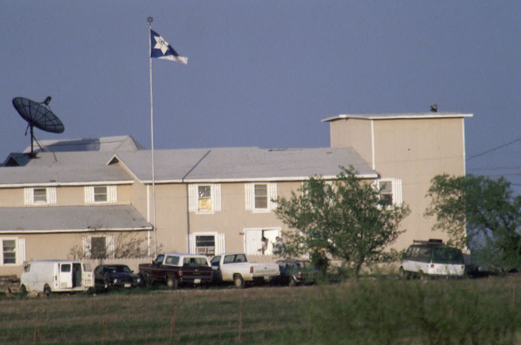 branch davidian compound during standoff