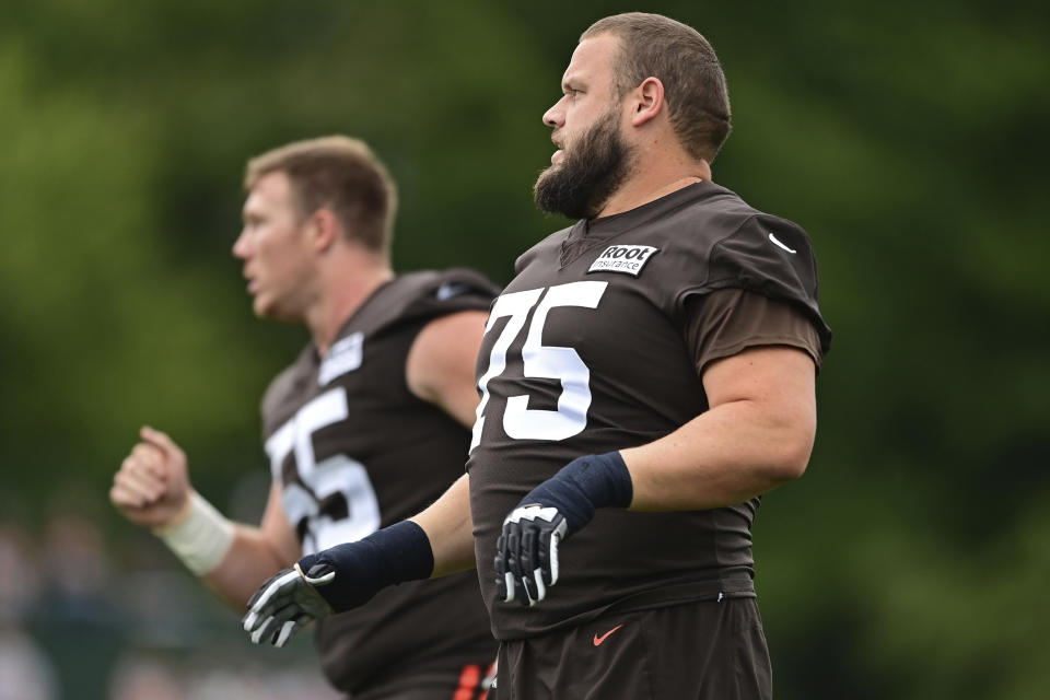 Cleveland Browns guard Joel Bitonio runs during an NFL football practice in Berea, Ohio, Sunday, Aug. 14, 2022. (AP Photo/David Dermer)