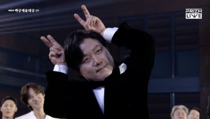 《第60屆百想藝術大賞》羅暎錫拿下了最佳男子綜藝獎。（圖／翻攝自JTBC）