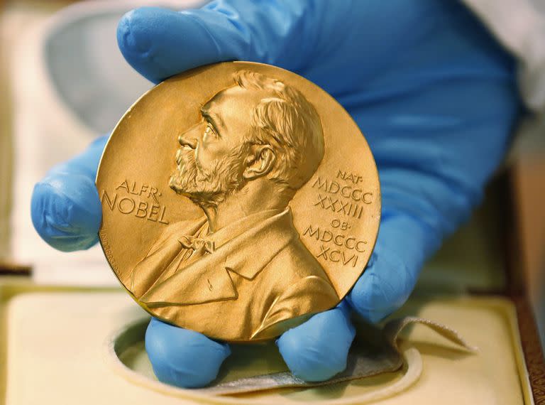 Una medalla de oro del Premio Nobel