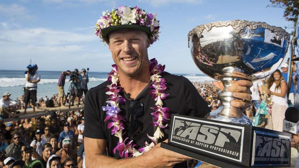 <p>Fanning also wins at Pipeline in 2013 to complete a third world title.</p>