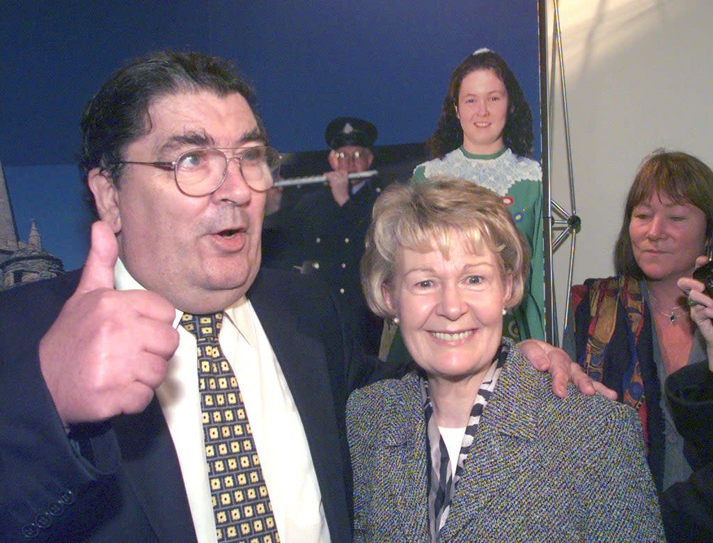 Pat Hume with her husband John (Tim Ockenden/EDI/PA) (PA Archive)