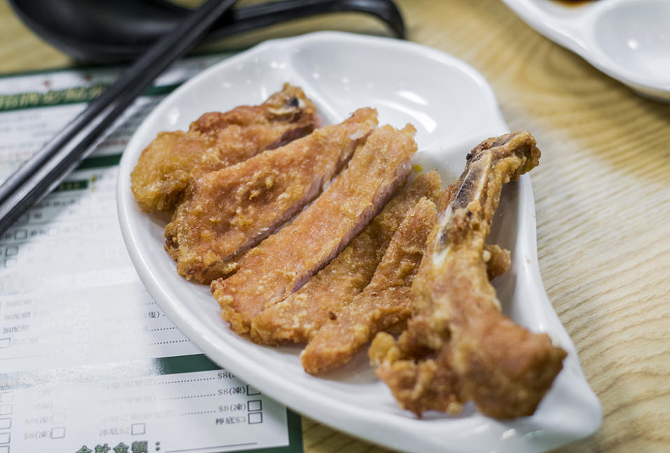 深水埗美食︱無味精麻辣米線 自己磨辣椒粉 必叫生炸豬扒+爽辣墨魚頭 