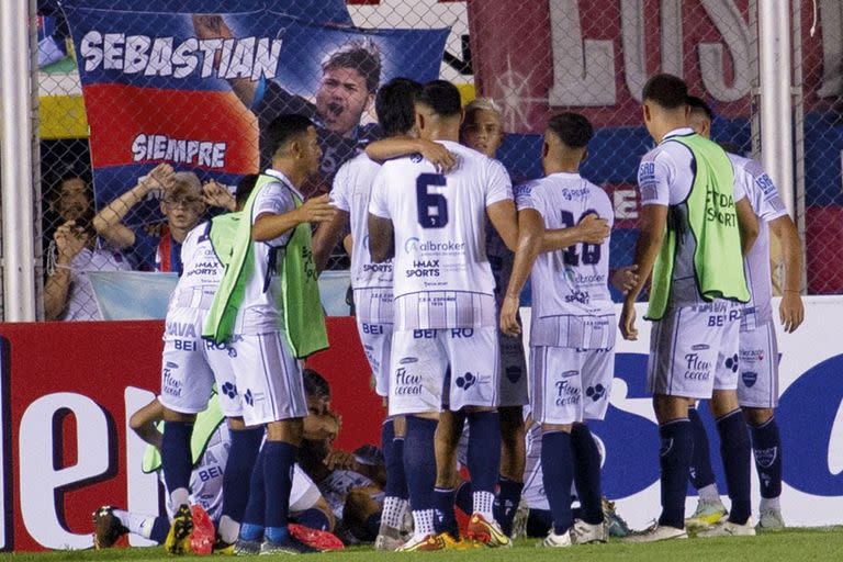 La felicidad de Centro Español, que dio la primera sorpresa de la Copa Argentina