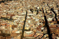 <p>El 18,77% de las calles de Valencia son para los peatones, lo que se traduce en 136 kilómetros. (Foto: <a rel="nofollow noopener" href="https://pixabay.com/" target="_blank" data-ylk="slk:Pixabay;elm:context_link;itc:0;sec:content-canvas" class="link ">Pixabay</a>). </p>