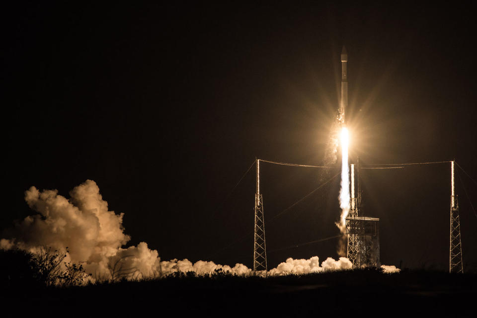 Atlas V Rocket Launches US Missile-Warning Satellite