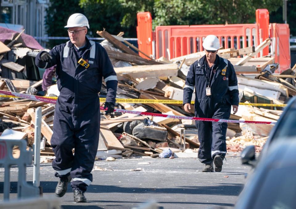 Engineers at the scene of the explosion on Galpin’s Road in Thornton Heath (Dominc Lipinski/PA) (PA Wire)