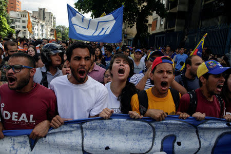 Demonstrators shout slogans during a student rally against Venezuelan President Nicolas Maduro's government in Caracas, Venezuela November 3, 2016. REUTERS/Marco Bello