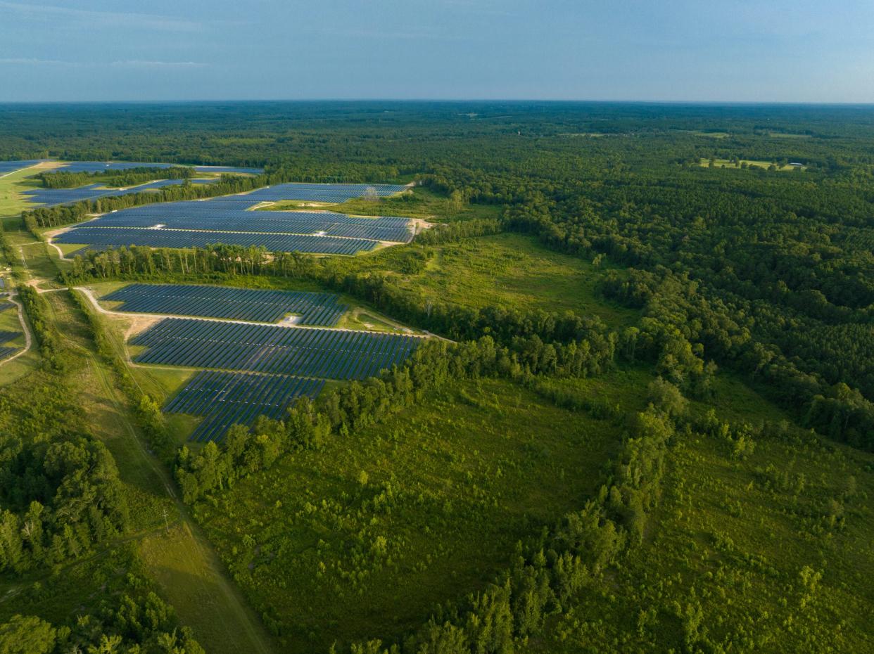 Asheville-based solar and energy storage company Pine Gate Renewables has received a total $650 million investment from Generate Capital, the Healthcare of Ontario Pension Plan and HESTA.