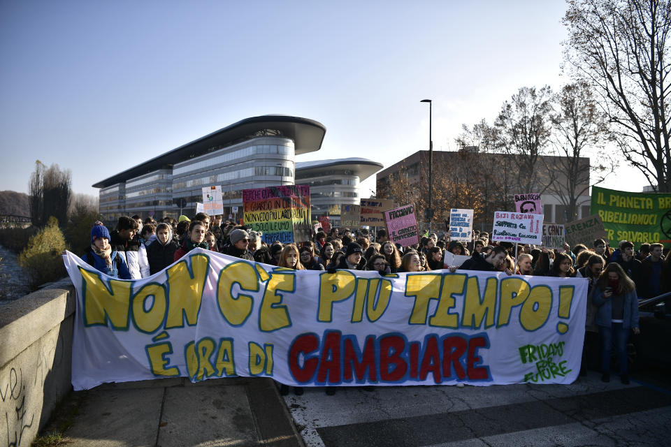 Le manifestazioni per il clima a Roma e Torino, 29 novembre 2019. Foto: LaPresse