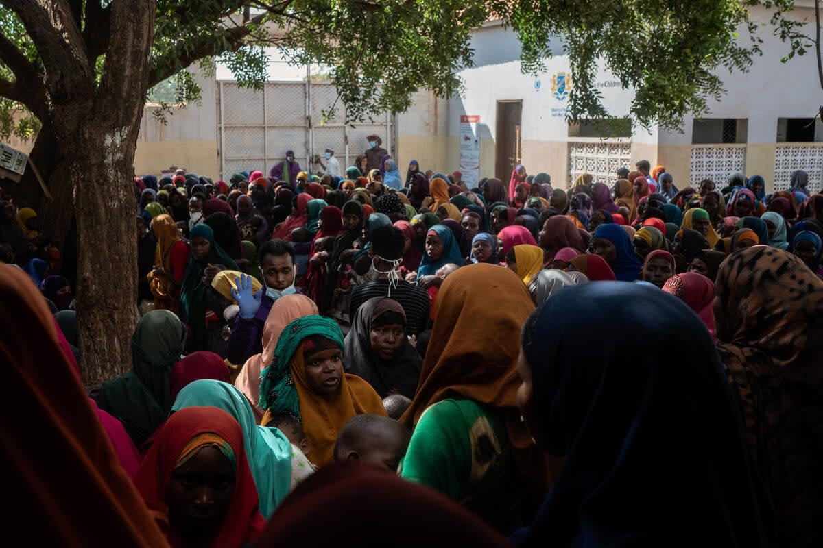 Women waiting to get assistance at a health centre in Baidoa, a city that daily recieves an influx of desperate and displaced people (Fredrik Lerneryd/Save the Children)