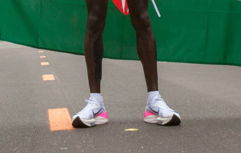 El atleta keniano Eliud Kipchoge, tras bajar de las dos horas en maratón, el 12 de octubre de 2019 en Viena