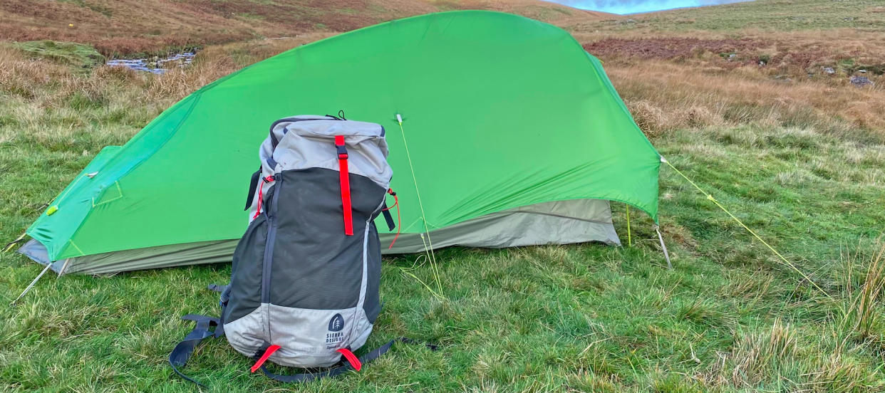  Sierra Designs Gigawatt 60L hiking backpack with tent. 