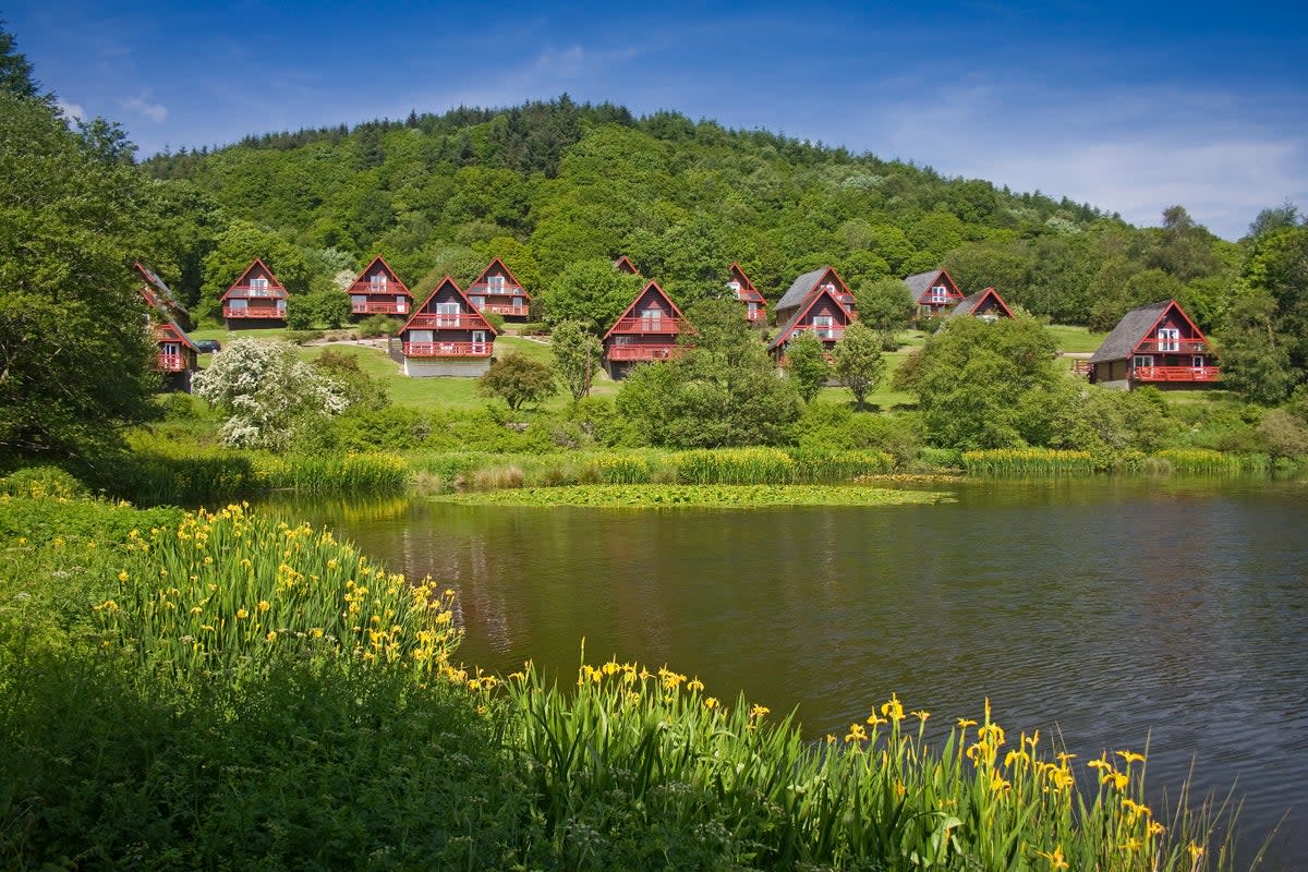 Enjoy the breathtaking view of Barend Loch from the Barend Holiday Village lodges (Getty Images/iStockphoto)