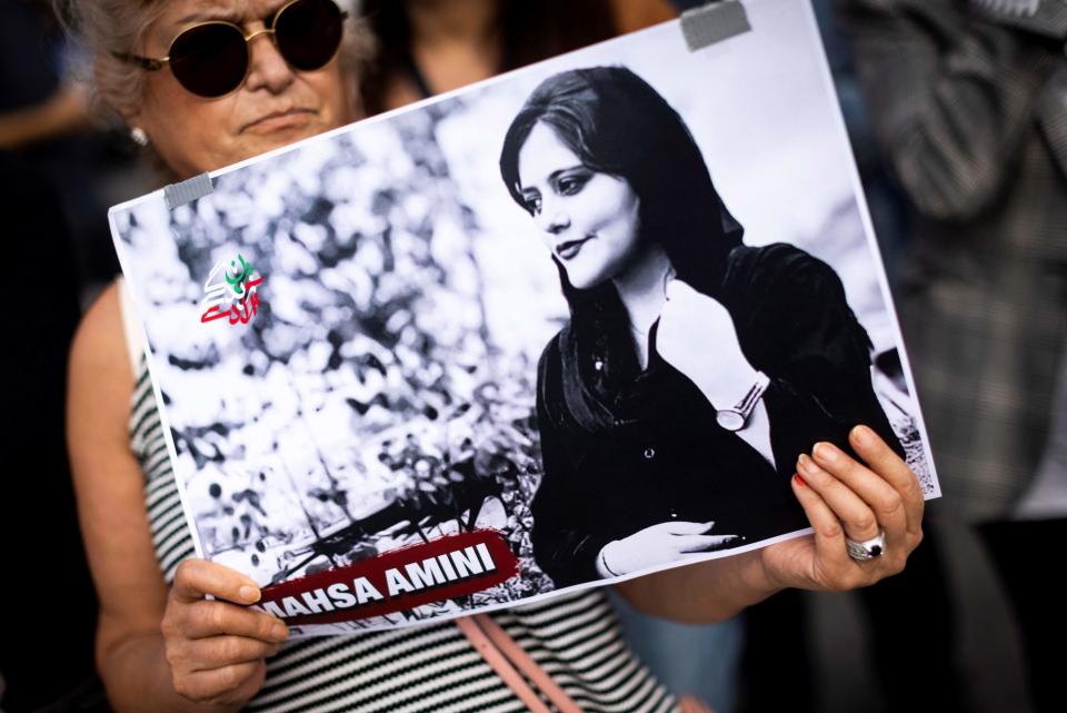 El asesinato de Mahsa Amini ha provocado una ola de protestas en todo el mundo. (Photo by BEHROUZ MEHRI/AFP via Getty Images)