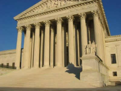 US_Supreme_Court_Building-640